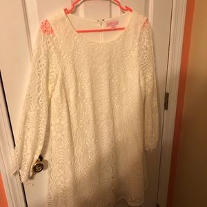 Lilly Pulitzer White Lace Dress in a Medium